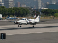 N300TN @ KSMO - N300TN arriving on RWY 21 - by Torsten Hoff