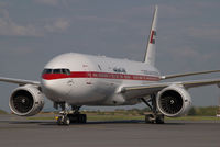 A6-ALN @ VIE - UAE Government Boeing 777-200