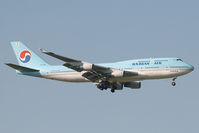 HL7485 @ LOWW - Korean Air 747-400 - by Andy Graf-VAP
