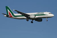 EI-DTF @ EBBR - arrival of flight AZ148 to rwy 02 - by Daniel Vanderauwera