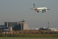 EI-DTF @ EBBR - several seconds before landing on rwy 02 - by Daniel Vanderauwera
