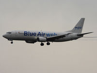 YR-BAD @ VIE - Probably the first visit of a Blue Air 737 at VIE - arriving as JOR 153 from Bucharest - by P. Radosta - www.austrianwings.info