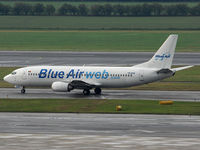 YR-BAD @ VIE - Probably the first visit of a Blue Air 737 at VIE - departing as JOR 154 from Bucharest - by P. Radosta - www.austrianwings.info