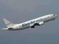 YR-BAD @ VIE - Probably the first visit of a Blue Air 737 at VIE - departing as JOR 154 from Bucharest - by P. Radosta - www.austrianwings.info