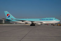 HL7601 @ VIE - Korean Air Cargo Boeing 747-400