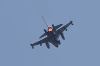 15134 - Red Bull Air Race Porto 2009 - Portugal Air Force General Dynamics F-16AM Fighting Falcon - by Juergen Postl