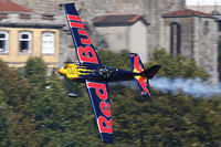 N423KC - Red Bull Air Race Porto 2009 - Kirby Chambliss - by Juergen Postl