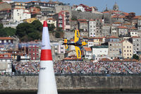 N19MX - Red Bull Air Race Porto 2009 - Matt Hall - by Juergen Postl
