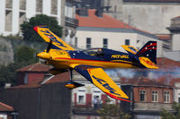 N19MX - Red Bull Air Race Porto 2009 - Matt Hall - by Juergen Postl