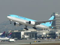 HL7530 @ LAX - Lifted early!! - by John1958