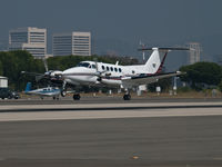 N30HV @ KSMO - N30HV arriving on RWY 21 - by Torsten Hoff