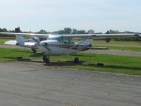 N96879 @ ISZ - On the ramp at Cincinnati Blue Ash - by Bob Simmermon