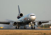 N596FE @ LFPG - Hard landing - by V.FERNANDES (Aviapassion)