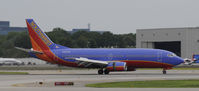 N690SW @ KMSP - Landing 30L at MSP - by Todd Royer