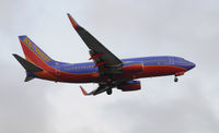 N772SW @ KLAX - Landing 24R at LAX - by Todd Royer