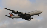 RP-C7475 @ KLAX - Landing 24R at LAX - by Todd Royer