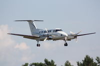 N710NC @ MGN - Landing RWY 28