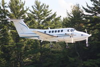 N710NC @ MGN - Landing RWY 28