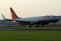OE-LNP @ LOWL - Lauda Air - by Bigengine