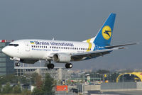 UR-GAJ @ VIE - Ukraine International Airlines Boeing 737-5Y0