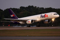 N918FD @ ORF - FedEx N918FD (FLT FDX307) from Memphis Int'l (KMEM) landing on RWY 23 just after sunset. - by Dean Heald