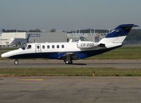 CS-DGQ @ LFBO - Taxiing holding point rwy 32R for departure - by Shunn311