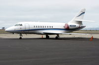 N622QW @ OAK - Dassault Aviation FALCON 2000 on North Field visitor's ramp - by Steve Nation