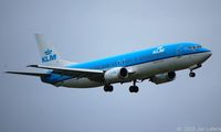 PH-BDT @ EHAM - Landing in bad Wether - by Jan Lefers