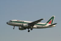 I-BIMC @ EBBR - arrival of flight AZ148 to rwy 25L - by Daniel Vanderauwera