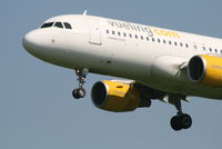 EC-KKT @ EBBR - arrival of flight VY7060 to rwy 25L