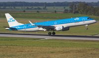 PH-EZE @ LOWW - KLM  EMBRAER 	ERJ-190-100STD - by Delta Kilo