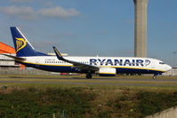 EI-EBM @ EGGW - Ryanair B737 at Luton - by Terry Fletcher
