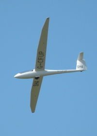 G-CFUP @ EGHL - ON FINALS - by BIKE PILOT