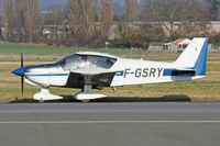 F-GSRY @ LFPZ - taxiing