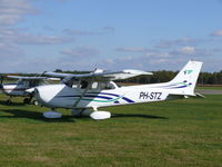 PH-STZ @ EHBD - Cessna C172S Skyhawk PH-STZ Stella Aviation PH-STZ @ EHBD - Cessna C172S Skyhawk PH-STZ Stella Aviation