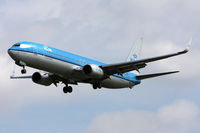 PH-BXP @ EGLL - LHR - by Peter Pabel
