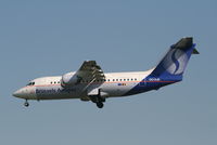 OO-DJE @ EBBR - descending to rwy 25L