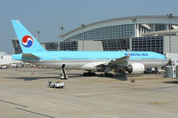 HL7715 @ DFW - Korean Air 777 at the gate - by Zane Adams
