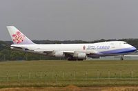 B-18703 @ ELLX - descellerating RW06 - by FBE