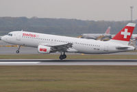 HB-IJM @ VIE - Swiss Airbus A320-214