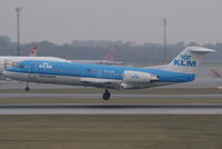 PH-KZW @ VIE - KLM cityhopper Fokker F-70