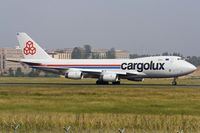 LX-OCV @ ELLX - descellerating down RW06 - by FBE