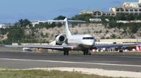 N821AM @ TNCM - Making use of there stopping power