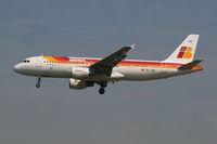 EC-JSK @ EBBR - arrival of flight IB3206 to rwy 25L