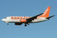 G-EZJI @ EGNT - Boeing 737-73V on finals to rwy 25 at Newcastle. - by Malcolm Clarke