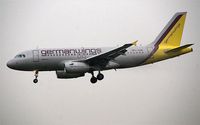 D-AGWG @ EDDH - Last feet down to runway 32 - by Holger Zengler