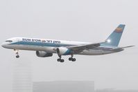 4X-EBT @ LOWW - Sun D`Or 757-200