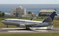 N14735 @ TNCM - Continental landing at tncm