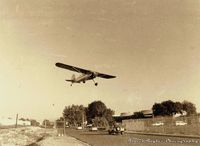 N72922 @ KFUL - 1946 Cessna 140