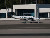 N568TT @ KSMO - N568TT taxiing - by Torsten Hoff